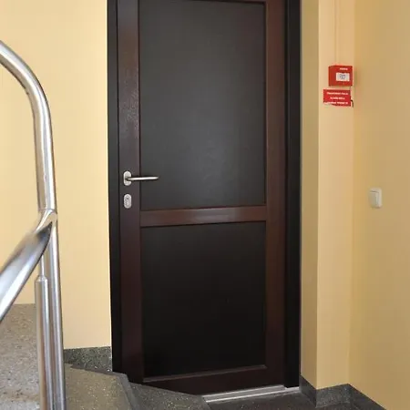 Center Quiet With Free Private Parking Apartment